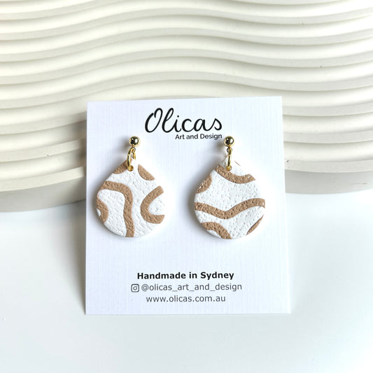 Bella Dangles in 'Sand Dunes'