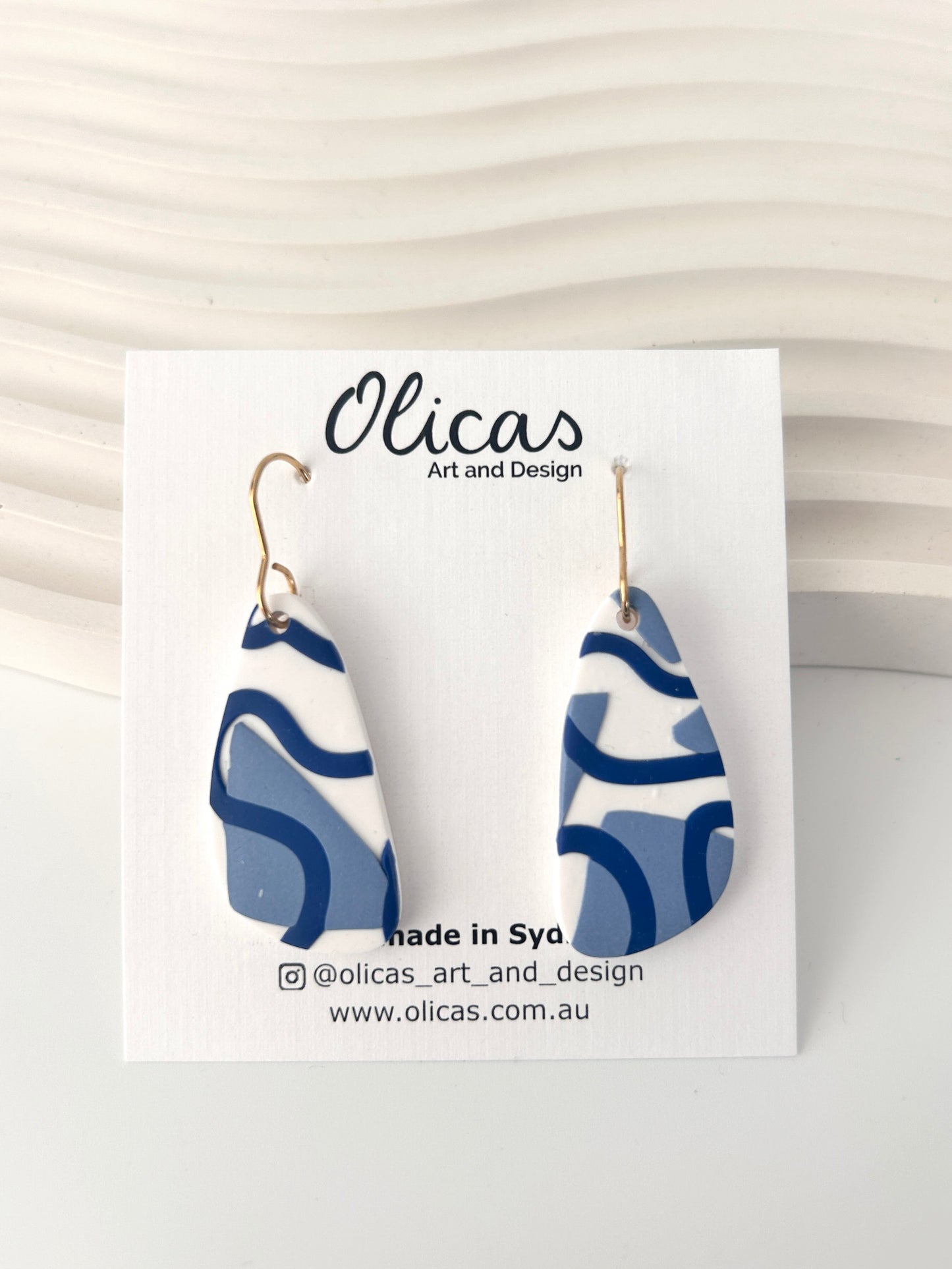 Abby Dangles in Blue Wiggles Pattern